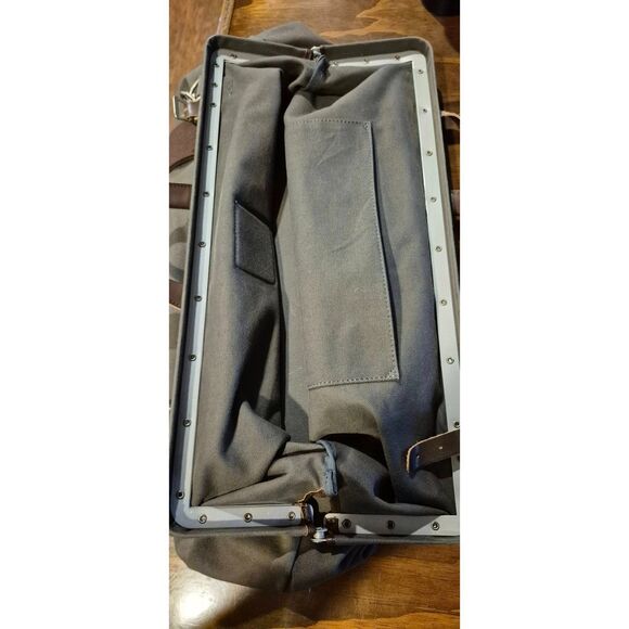 Large GRAY CANVAS Stonemason Style Weekender Bag Metal Frame Leather Handles EUC - Picture 6 of 7